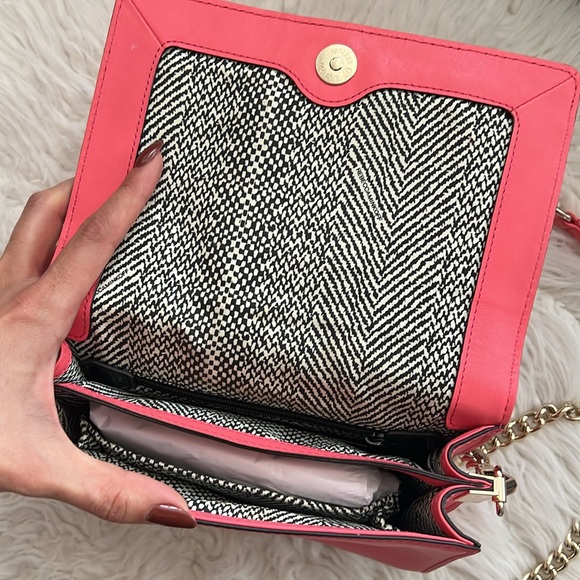 Rebecca Minkoff genuine leather crossbody bag with gold hardware - Picture 4 of 10